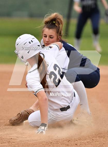 Thumbnail 3 in Yucaipa vs. Rim of the World photogallery.