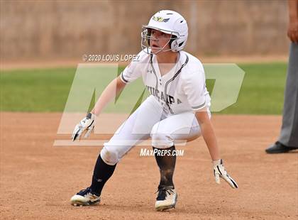 Thumbnail 3 in Yucaipa vs. Rim of the World photogallery.