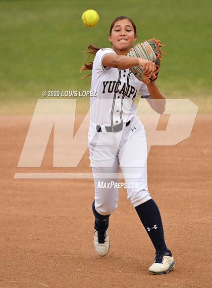 Thumbnail 2 in Yucaipa vs. Rim of the World photogallery.