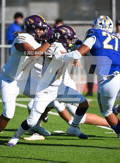 Thumbnail 1 in Salinas @ Serra (CIF-CCS D1 Semifinal) photogallery.