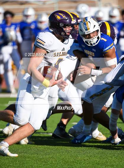 Thumbnail 1 in Salinas @ Serra (CIF-CCS D1 Semifinal) photogallery.