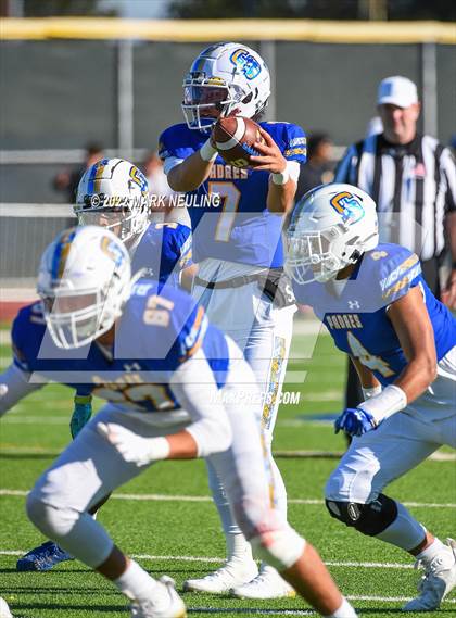 Thumbnail 2 in Salinas @ Serra (CIF-CCS D1 Semifinal) photogallery.