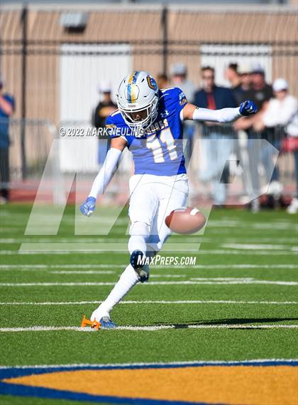 Thumbnail 2 in Salinas @ Serra (CIF-CCS D1 Semifinal) photogallery.