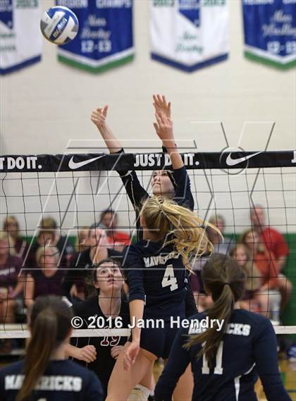 Thumbnail 2 in La Costa Canyon vs. Assumption (Durango Fall Classic) photogallery.