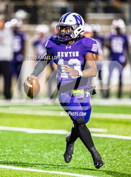 Thumbnail 3 in East Bernard vs. Newton (UIL 3A D2 Football Semifinals) photogallery.