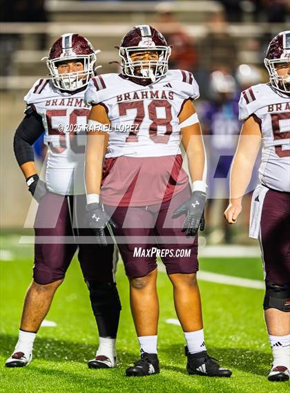 Thumbnail 3 in East Bernard vs. Newton (UIL 3A D2 Football Semifinals) photogallery.