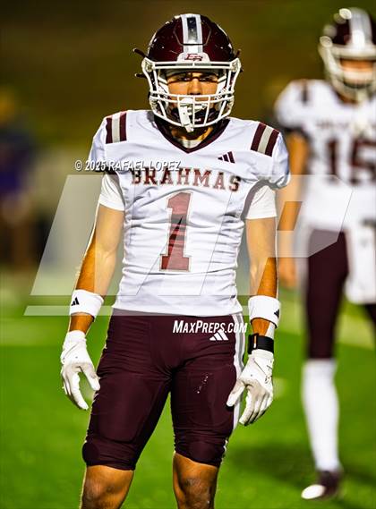 Thumbnail 3 in East Bernard vs. Newton (UIL 3A D2 Football Semifinals) photogallery.