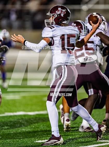 Thumbnail 3 in East Bernard vs. Newton (UIL 3A D2 Football Semifinals) photogallery.