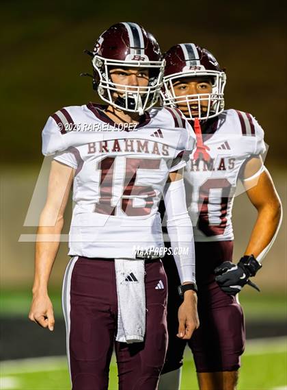 Thumbnail 2 in East Bernard vs. Newton (UIL 3A D2 Football Semifinals) photogallery.