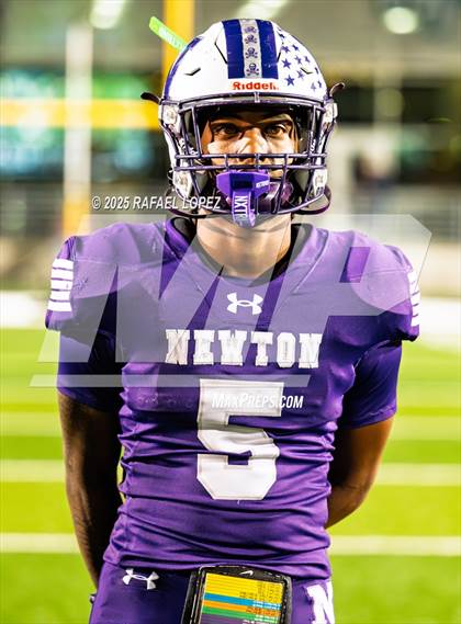 Thumbnail 3 in East Bernard vs. Newton (UIL 3A D2 Football Semifinals) photogallery.