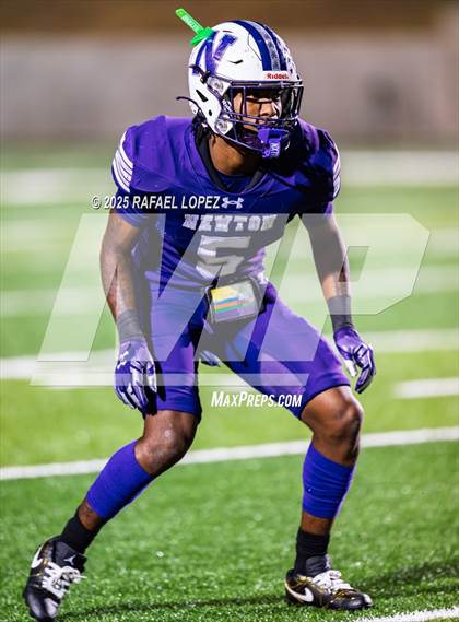 Thumbnail 3 in East Bernard vs. Newton (UIL 3A D2 Football Semifinals) photogallery.