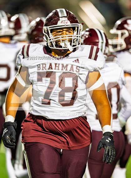 Thumbnail 3 in East Bernard vs. Newton (UIL 3A D2 Football Semifinals) photogallery.