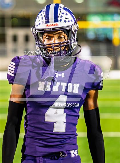 Thumbnail 1 in East Bernard vs. Newton (UIL 3A D2 Football Semifinals) photogallery.