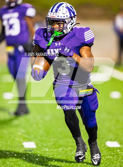 Thumbnail 3 in East Bernard vs. Newton (UIL 3A D2 Football Semifinals) photogallery.