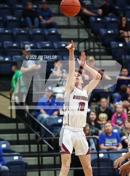 Thumbnail 3 in Dodd City vs. Lingleville (UIL 1A regional semi-final) photogallery.