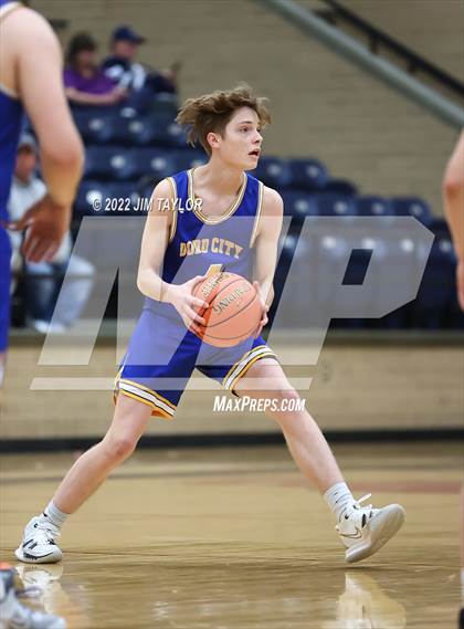 Thumbnail 1 in Dodd City vs. Lingleville (UIL 1A regional semi-final) photogallery.