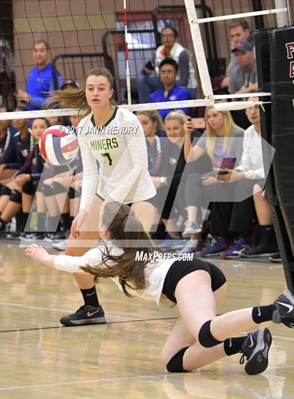 Thumbnail 2 in Bishop Gorman vs. Bishop Manogue (NIAA 4A State Semifinal) photogallery.