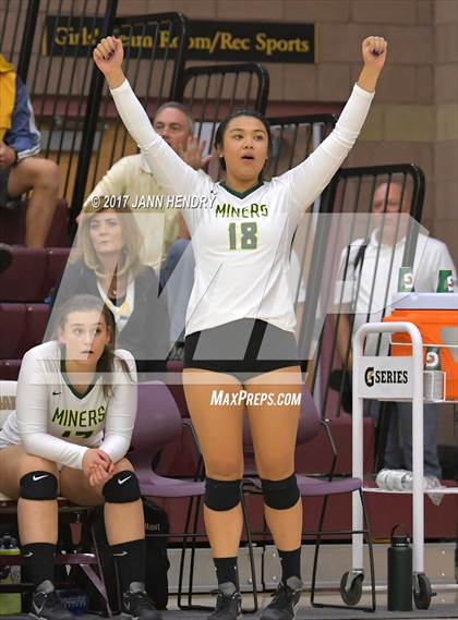 Thumbnail 2 in Bishop Gorman vs. Bishop Manogue (NIAA 4A State Semifinal) photogallery.