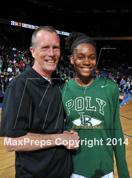 Thumbnail 2 in Etiwanda vs. Long Beach Poly (CIF SoCal Regional Open Division Final) photogallery.