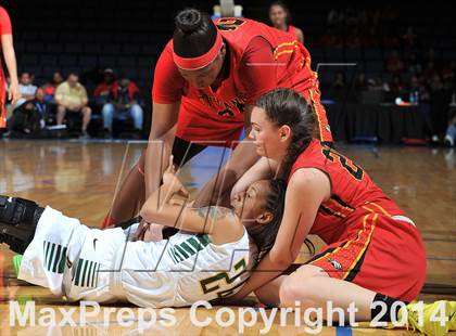 Thumbnail 1 in Etiwanda vs. Long Beach Poly (CIF SoCal Regional Open Division Final) photogallery.