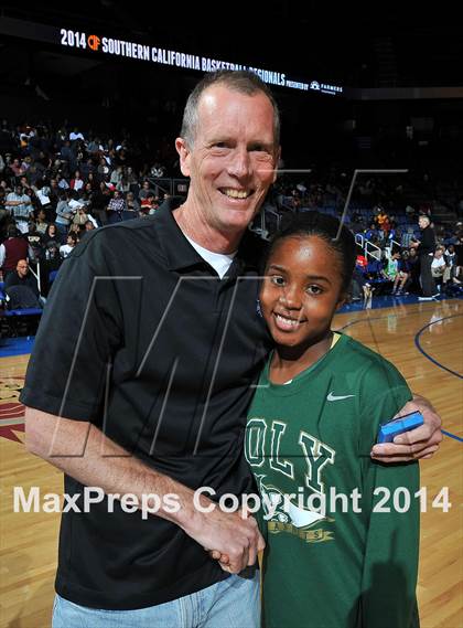 Thumbnail 2 in Etiwanda vs. Long Beach Poly (CIF SoCal Regional Open Division Final) photogallery.