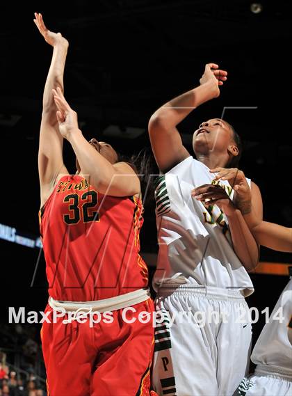 Thumbnail 3 in Etiwanda vs. Long Beach Poly (CIF SoCal Regional Open Division Final) photogallery.