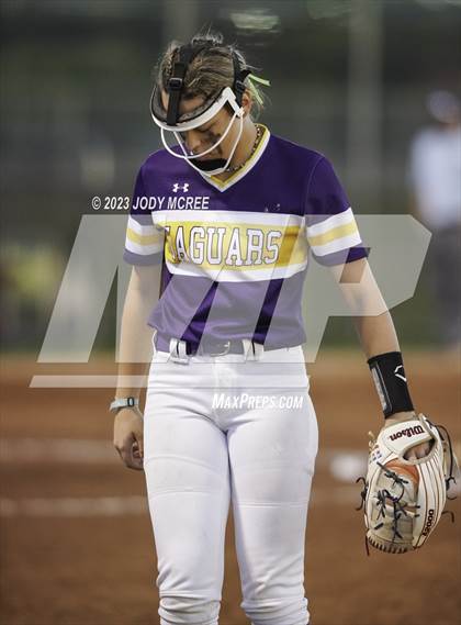 Thumbnail 3 in DeSoto Central @ Lewisburg photogallery.