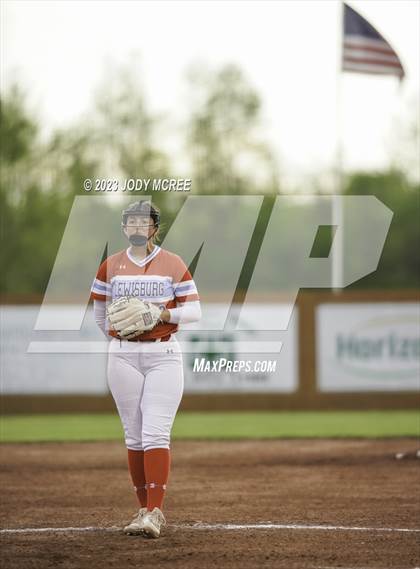 Thumbnail 3 in DeSoto Central @ Lewisburg photogallery.
