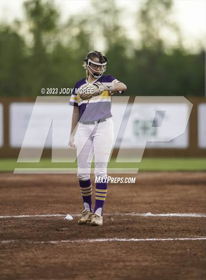 Thumbnail 1 in DeSoto Central @ Lewisburg photogallery.