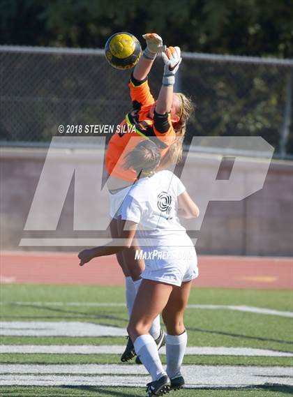 Thumbnail 3 in Rancho Cucamonga vs. Ventura (23rd Annual SoCal Soccer Classic) photogallery.