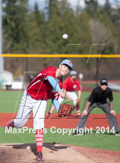 Thumbnail 2 in Chief Sealth @ Eastside Catholic photogallery.