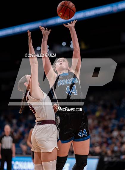 Thumbnail 2 in Broaddus vs. Eula (UIL 1A Basketball Division I Final) photogallery.