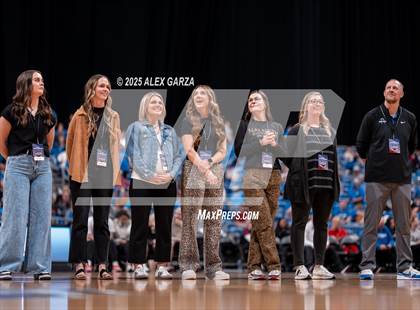 Thumbnail 1 in Broaddus vs. Eula (UIL 1A Basketball Division I Final) photogallery.