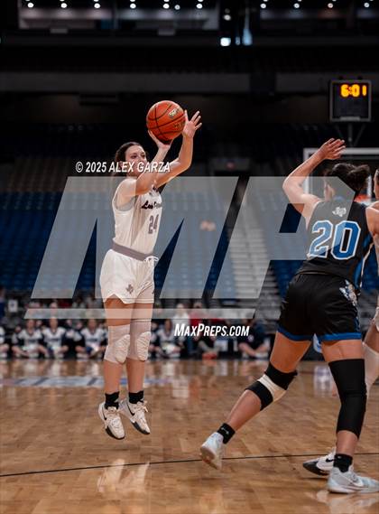 Thumbnail 2 in Broaddus vs. Eula (UIL 1A Basketball Division I Final) photogallery.