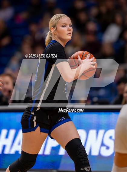 Thumbnail 1 in Broaddus vs. Eula (UIL 1A Basketball Division I Final) photogallery.