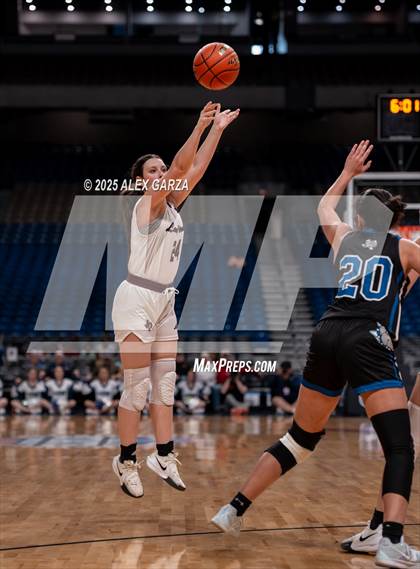 Thumbnail 3 in Broaddus vs. Eula (UIL 1A Basketball Division I Final) photogallery.