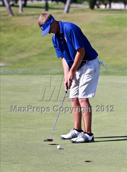 Thumbnail 1 in CIF Central Section Area Golf Championships photogallery.