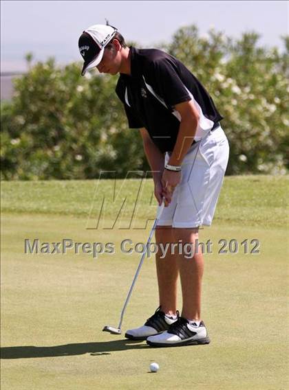 Thumbnail 1 in CIF Central Section Area Golf Championships photogallery.
