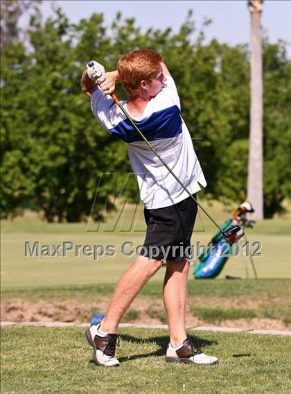 Thumbnail 1 in CIF Central Section Area Golf Championships photogallery.