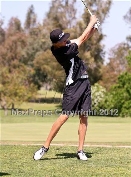 Thumbnail 1 in CIF Central Section Area Golf Championships photogallery.