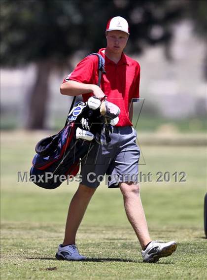 Thumbnail 1 in CIF Central Section Area Golf Championships photogallery.