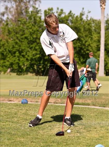 Thumbnail 2 in CIF Central Section Area Golf Championships photogallery.