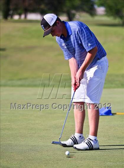Thumbnail 2 in CIF Central Section Area Golf Championships photogallery.