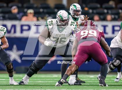 Thumbnail 3 in DeSoto vs. Summer Creek (UIL 6A D2 Football Final) photogallery.
