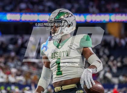 Thumbnail 3 in DeSoto vs. Summer Creek (UIL 6A D2 Football Final) photogallery.