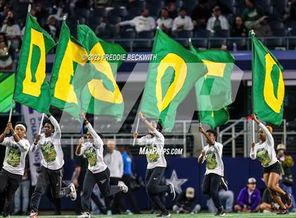Thumbnail 2 in DeSoto vs. Summer Creek (UIL 6A D2 Football Final) photogallery.