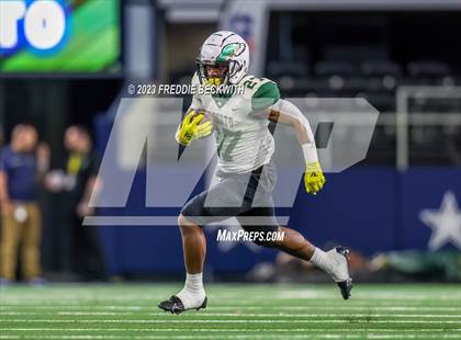 Thumbnail 1 in DeSoto vs. Summer Creek (UIL 6A D2 Football Final) photogallery.