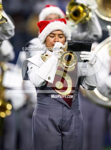 Thumbnail 3 in DeSoto vs. Summer Creek (UIL 6A D2 Football Final) photogallery.