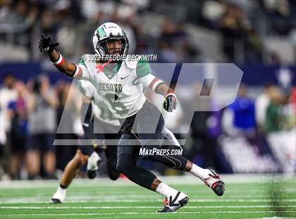 Thumbnail 3 in DeSoto vs. Summer Creek (UIL 6A D2 Football Final) photogallery.