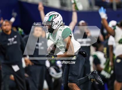 Thumbnail 3 in DeSoto vs. Summer Creek (UIL 6A D2 Football Final) photogallery.